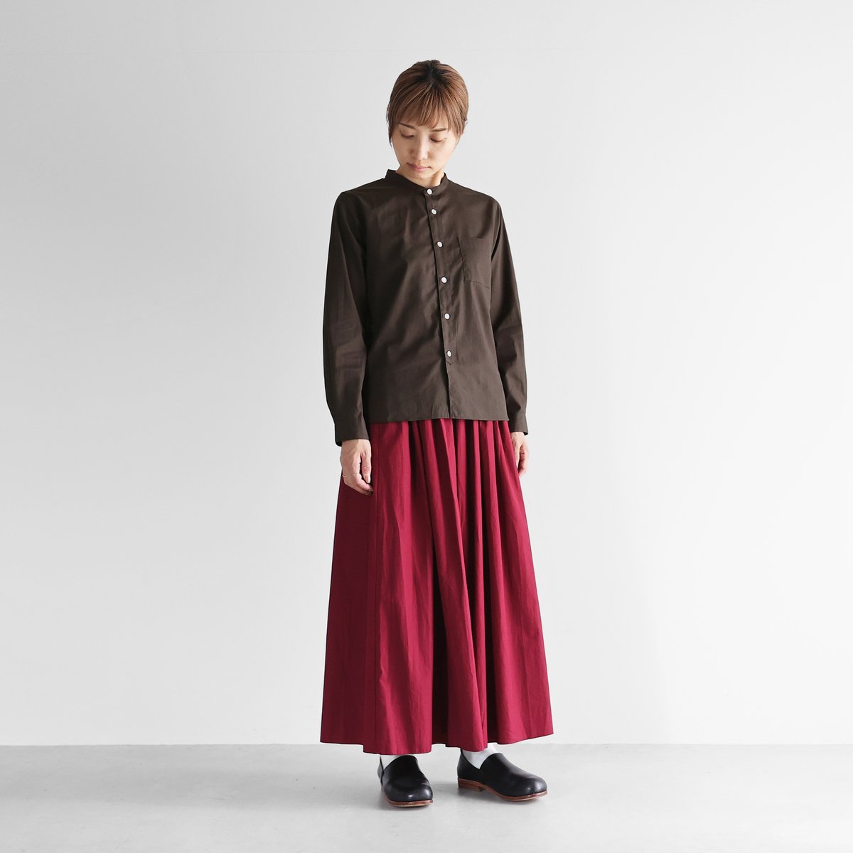 ギザコットンブロードバンドカラーシャツ（アースブラウングレー