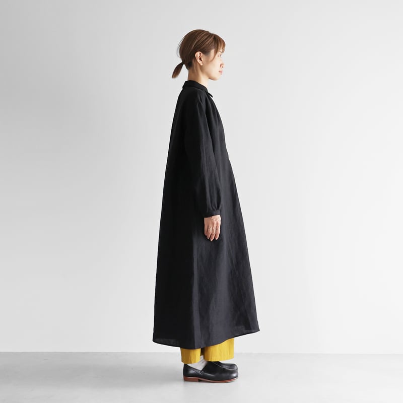 HUIS　コラボ　おへそリネンワンピース（ブラック）HIU201L 暮らしのおへそ一田さん×HUIS.】HIU201L おへそリネンワンピース