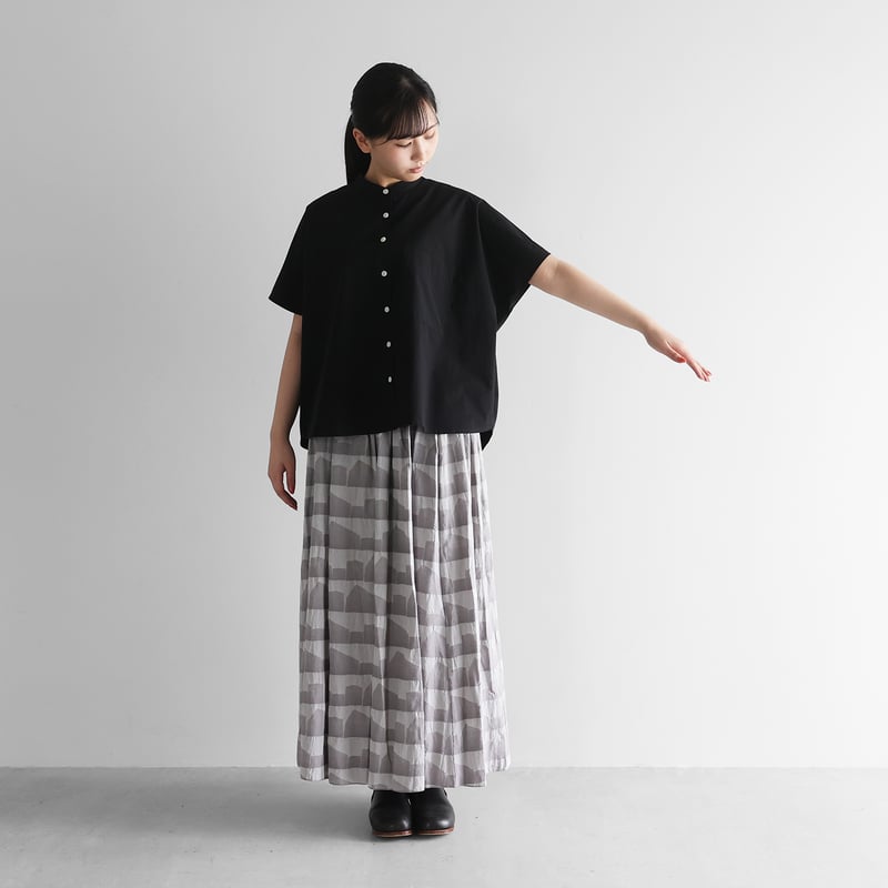 め*こ様 HUIS オーガニックコットンバンドカラー半袖ワイドブラウス オーガニックコットンバンドカラー半袖ワイドブラウス （ブラック
