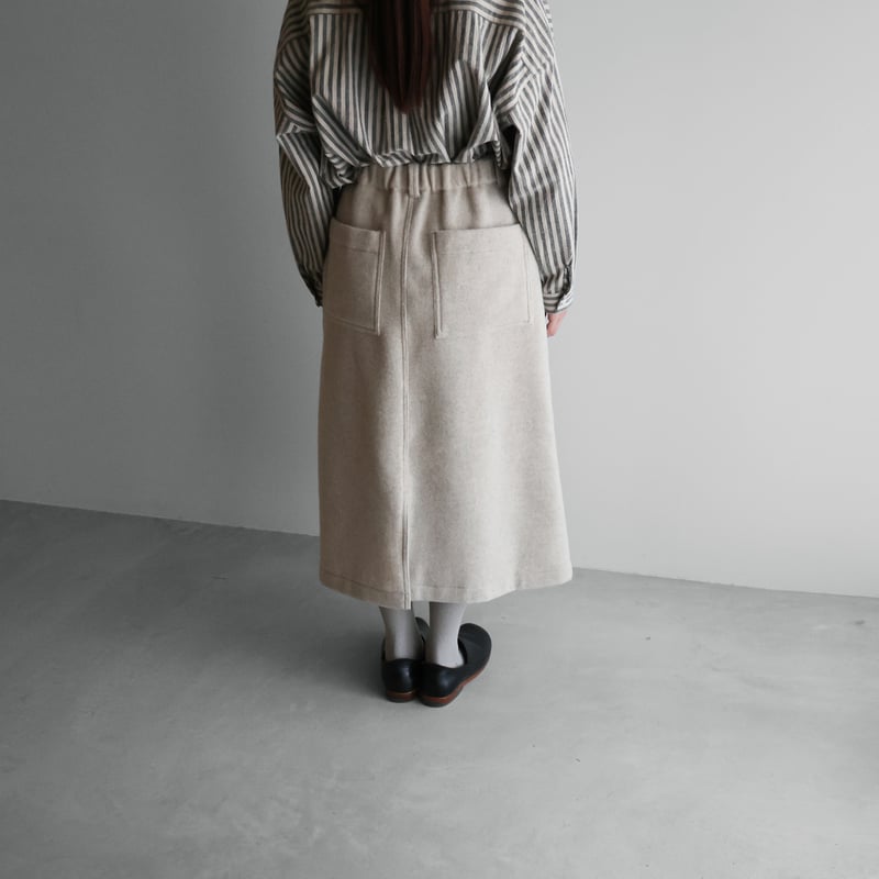 HUIS×尾州”縮絨ウールフランネルプレーンスカート（グレージュ