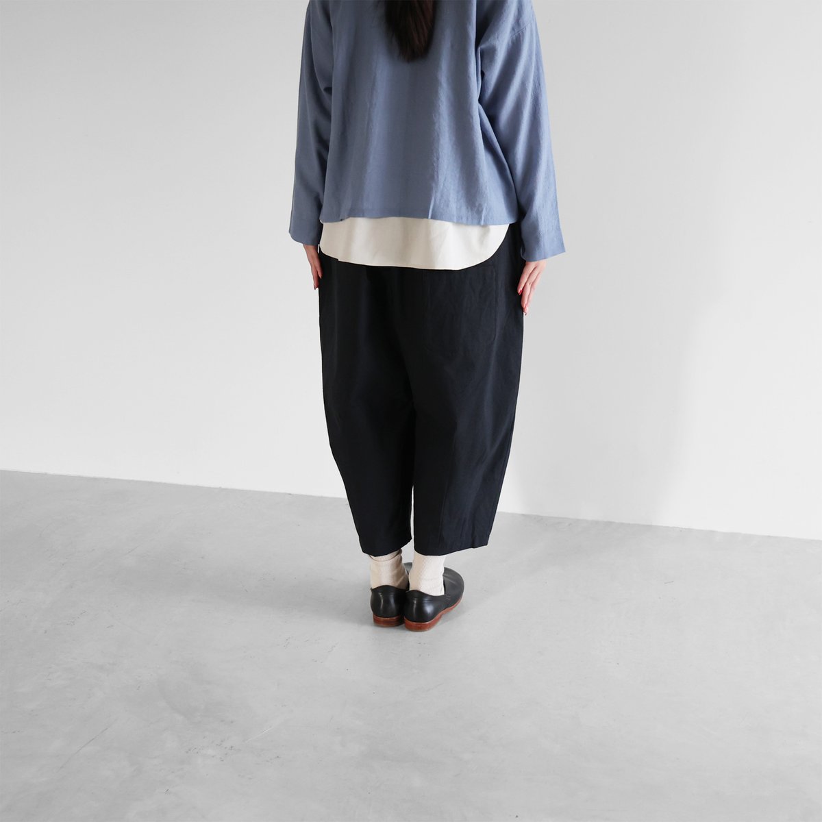 超美品huis ブラック バルーンパンツ ウォッシャブルウールコットンバルーンパンツ（ブラック）【ユニ