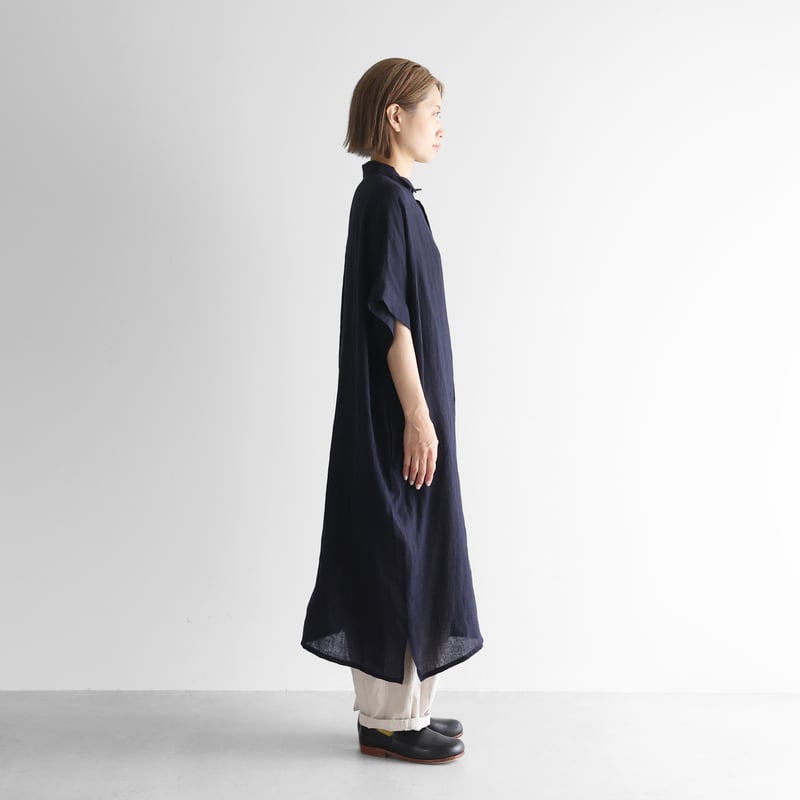 シャトルリネンライトショートスリーブロングシャツ（ダークネイビー