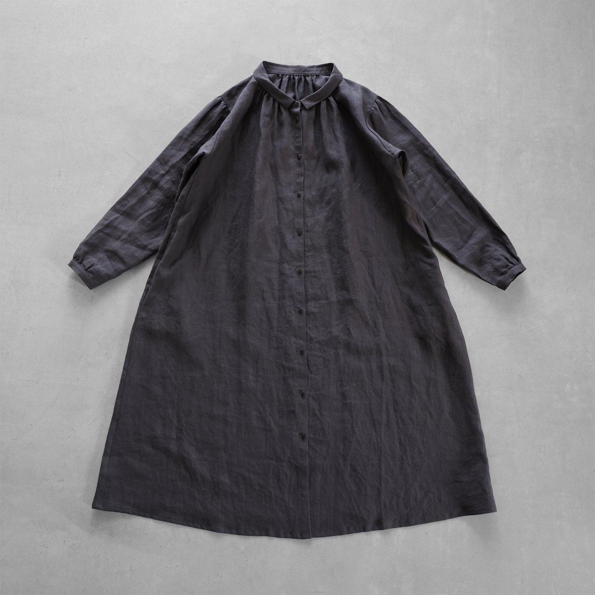 オールドレピアリネン前開きロングワンピース（チャコールグレー