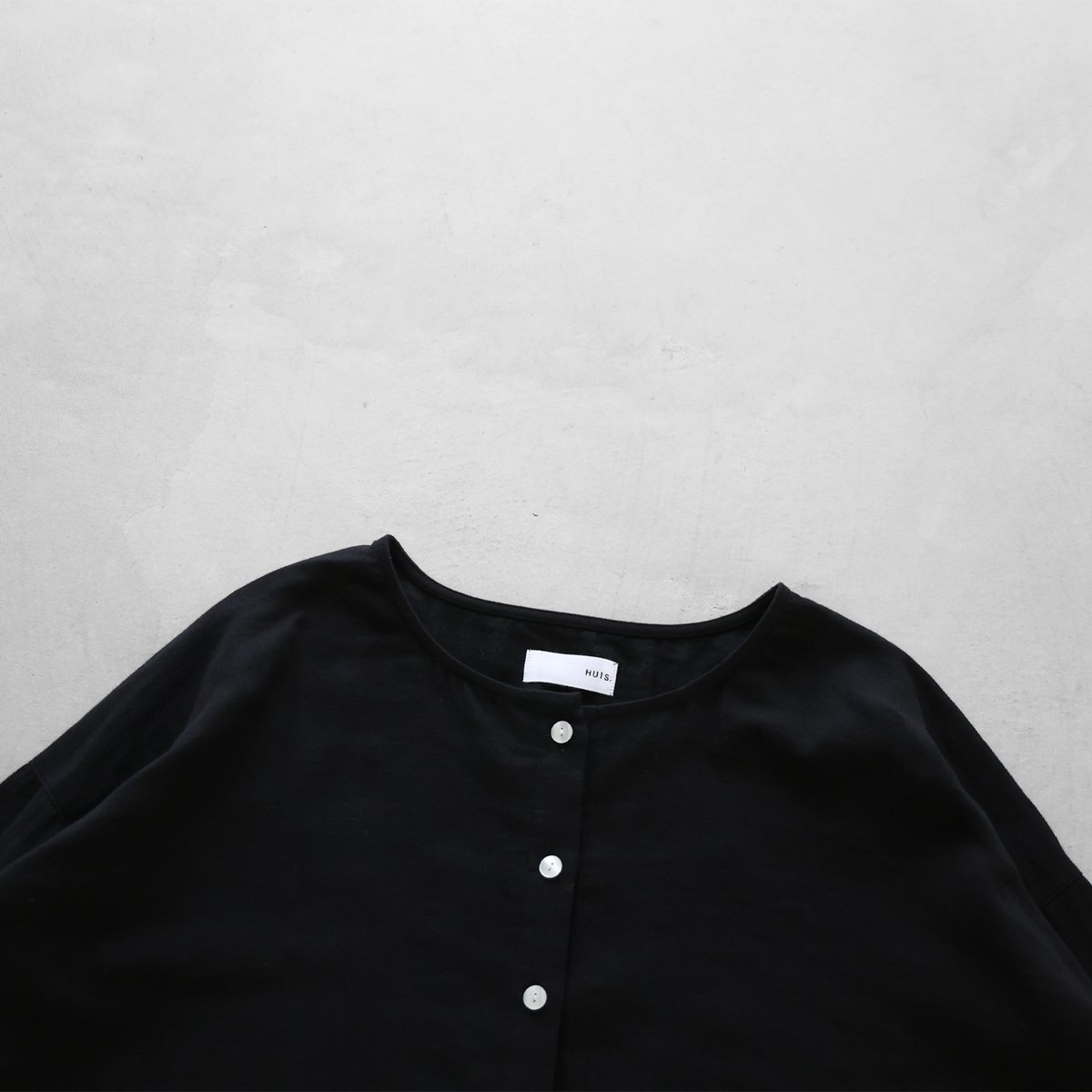 シャトルダブルガーゼショートカーディガン（ブラック）【レディス