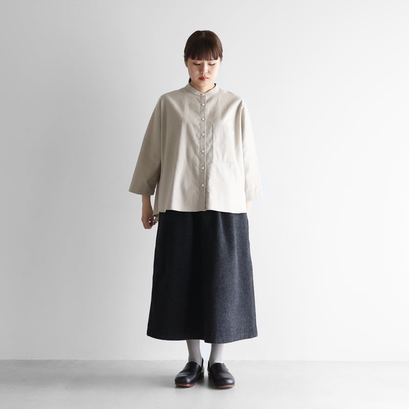 HUIS×尾州”縮絨ウールフランネルプレーンスカート HUIS.遠州織物 HUIS×尾州”縮絨ウールフランネルプレーンスカート（ダークグレー