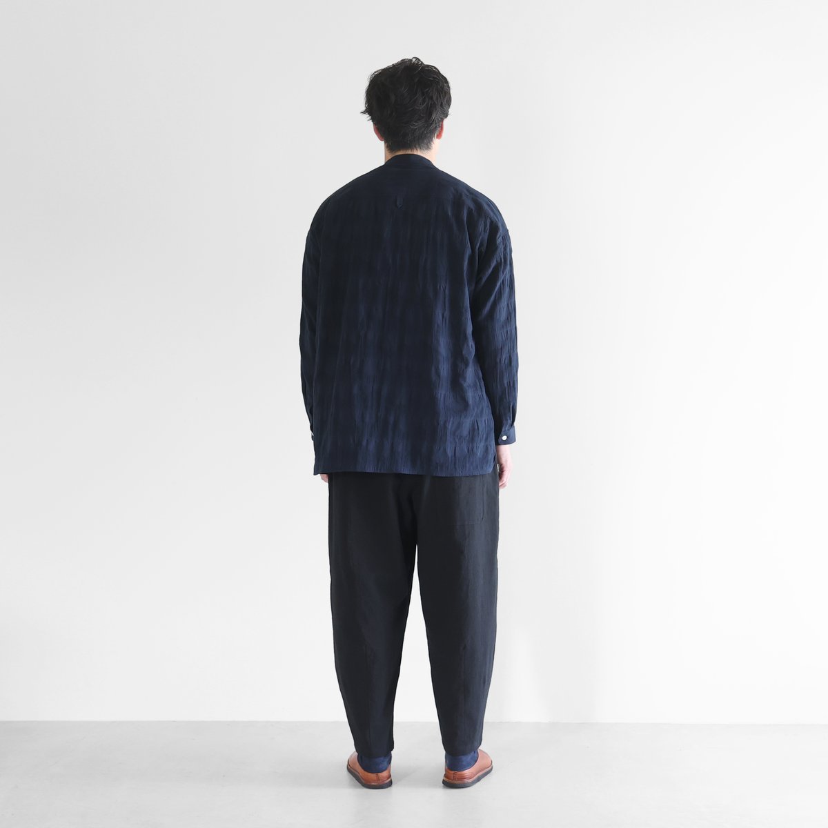 柄二重織シャトルジャガードバンドカラーオーバーシャツL（ダーク