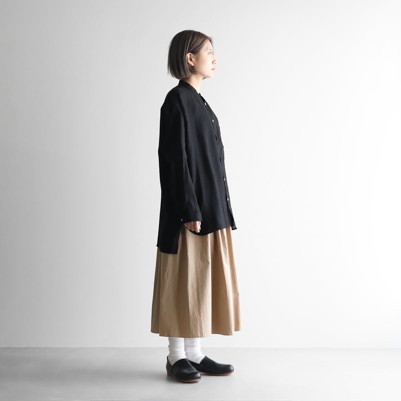 1608　HUIS 　シャトルリネンバックボタン2wayブラウス fit=scale-down,w=1200