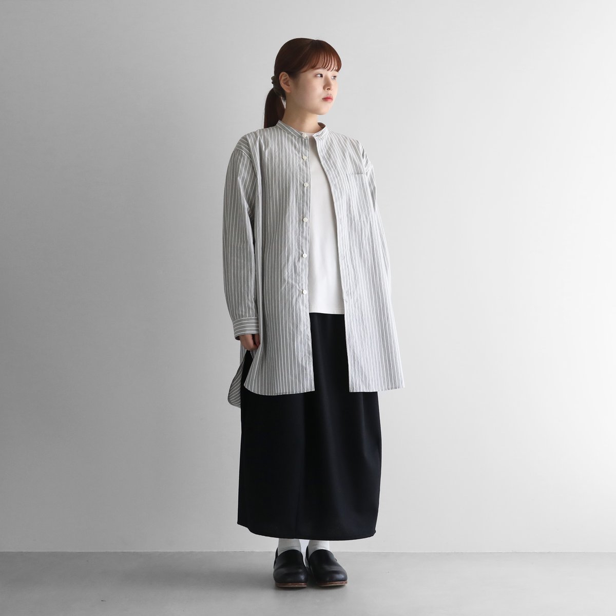 オーガニックコットンバンドカラーロングシャツ（スモークグレー 
