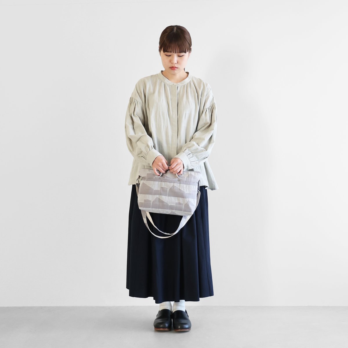 専用☆ 刺繍生地 変形バッグ☆ジョリーフルール 丸ポーチ付きスラウチショルダーバッグ ジョリーフルール 刺繍 ぴょん