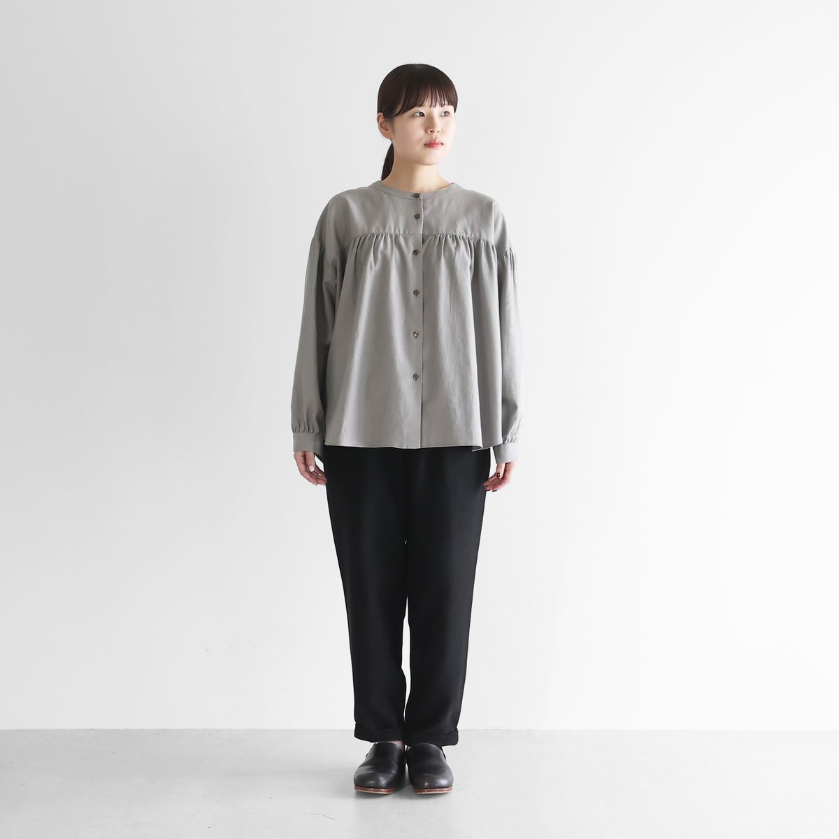 HUIS. ブラック パンツ 厚手モールスキンイージープレーンパンツ（ブラック）【ユニセックス