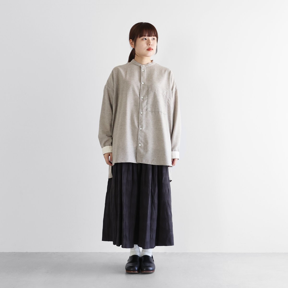 HUIS×尾州”ウールトロバンドカラーオーバーシャツ（ミルクティ）【ユニ