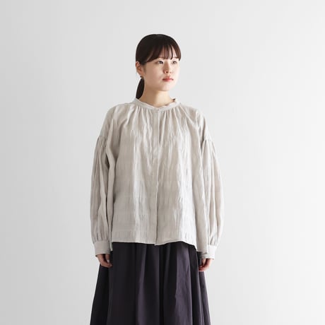 柄二重織シャトルジャガードバルーンスリーブワイドブラウス（オフグレー）【レディス】U106