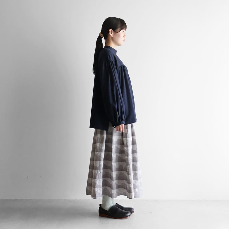 HUIS U402 ロングスカート ライトグレー フリーサイズ 先染め朱子織シャトルジャガードロングスカート（ライトグレー