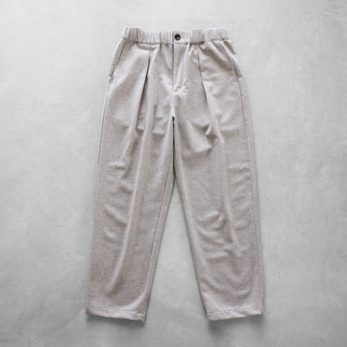 HUIS×尾州”ウールトロセミワイドパンツ(ミルクティ)【ユニ HUIS×尾州”ウールトロセミワイドパンツ(ミルクティ)【ユニ