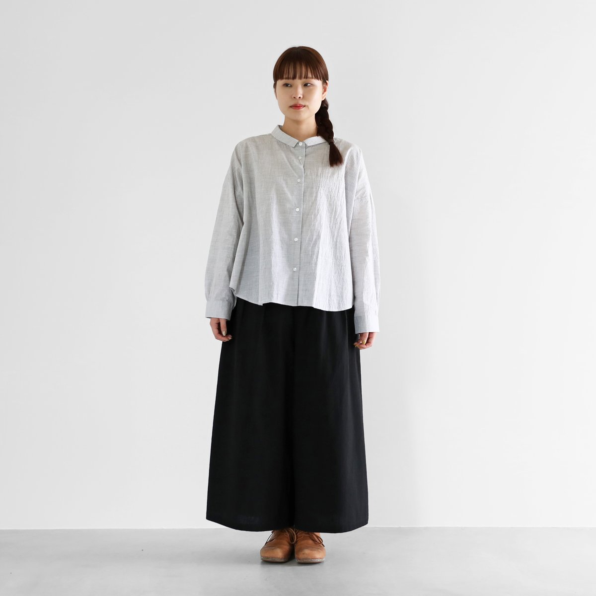 HUIS. 遠州織物　シーチングコットンロングスカート　ブラック&グレー シーチングコットンロングスカート（グレーストライプ＆ブラック