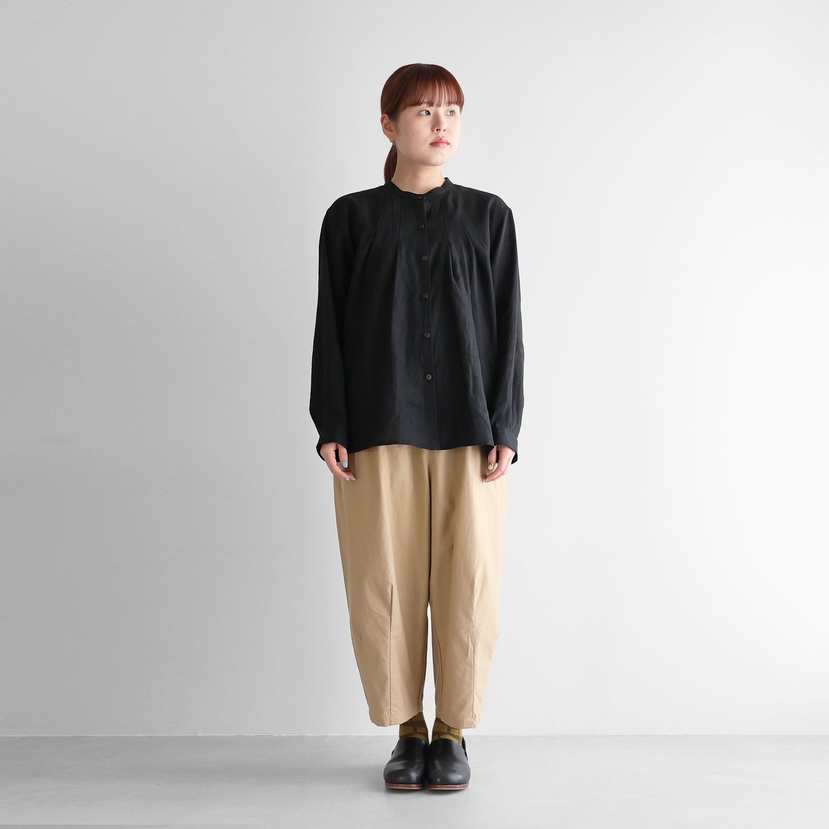 シャトルリネンタックブラウス(ブラック)【レディス】U113 シャトルリネンタックブラウス(ブラック)【レディス】U113