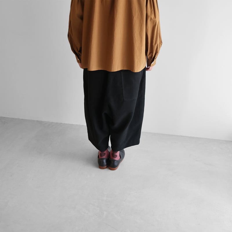 huis遠州織物パンブーリネンサルエルバルーンパンツブラック511 バンブーリネンサルエルバルーンパンツ 511をリリースしました