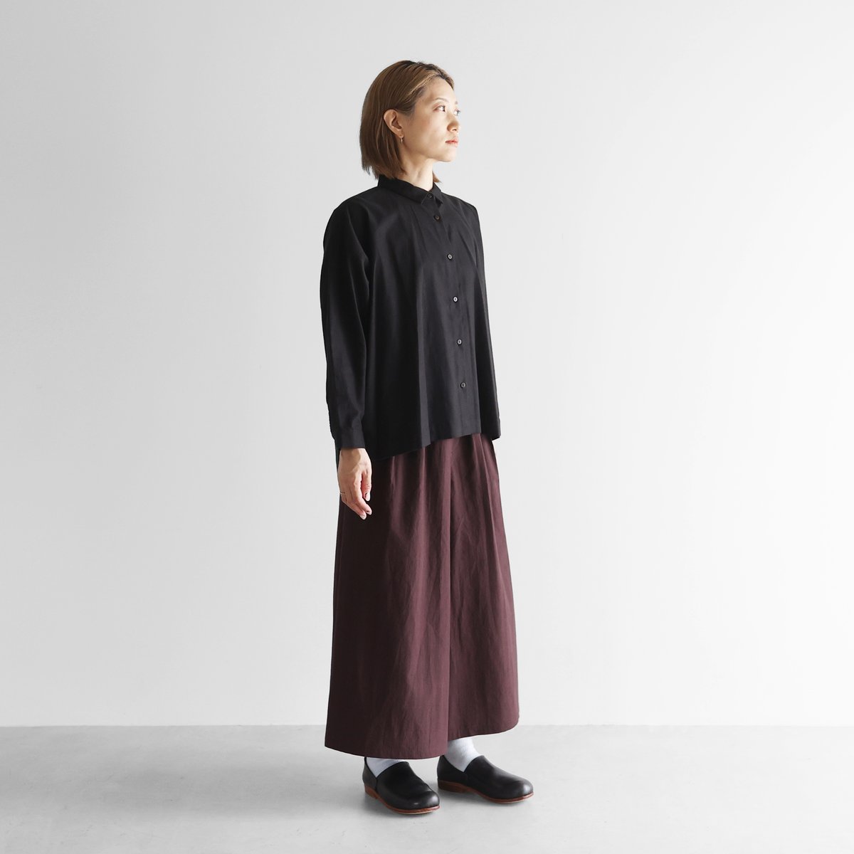 HUIS/遠州織物　綿ウールタイプライタークロススカートパンツ505 綿ウールタイプライタークロススカートパンツ（ボルドーブラウン