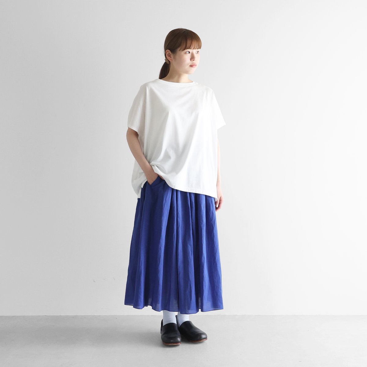 HUIS 遠州織物 極細コットンラミーロングスカート マリンブルー U402L HUIS 遠州織物 極細コットンラミーロングスカート マリンブルー