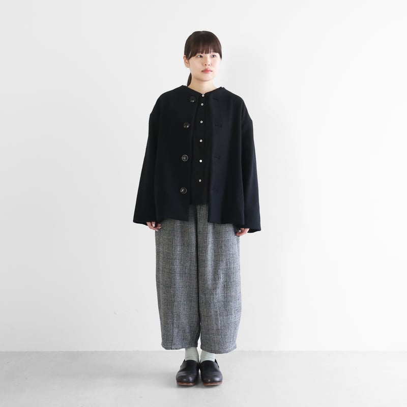 HUIS×尾州”縮絨ウールフランネルノーカラーショートコート（ブラック