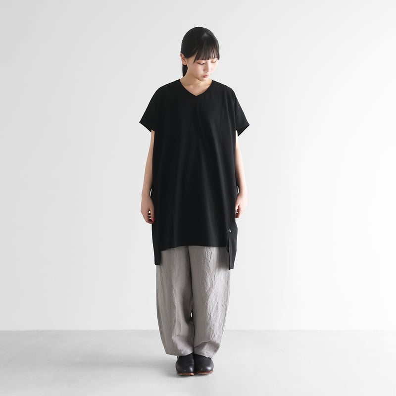 HUIS in house］綿麻天竺半袖Vネックワンピース（ブラック）【レディス