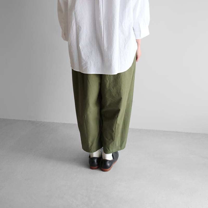 【美品】HUIS. バフクロスバルーンパンツ506（オリーブ色） バフクロスバルーンパンツ（カーキ）【ユニセックス】506 | HUIS