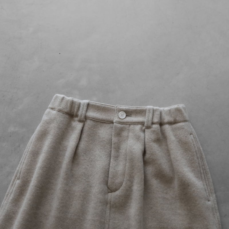 HUIS×尾州”縮絨ウールフランネルプレーンスカート（グレージュ