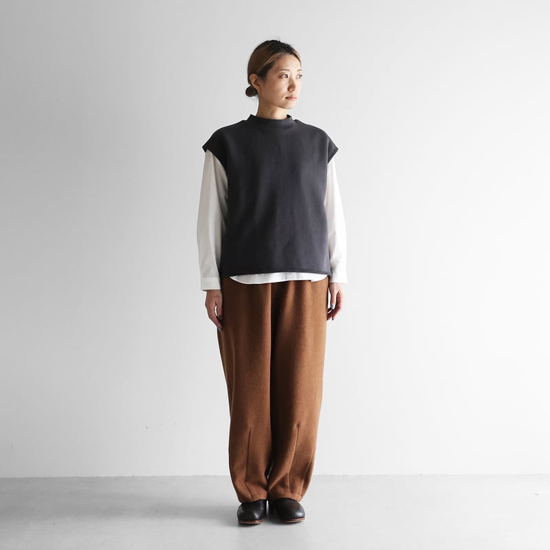 HUIS in house］SUVIN “裏ボア”スウェットベスト（ダークグレー