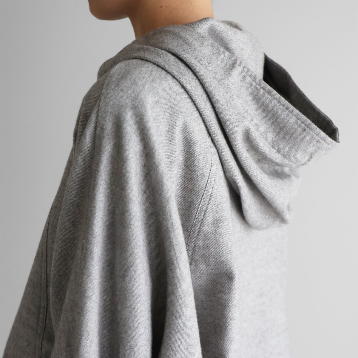 HUIS 遠州織物　ヤク綾ネイルポンチョ　315 ヤクウール綾ネルポンチョ 315をリリースしました／ – HUIS | 遠州織物