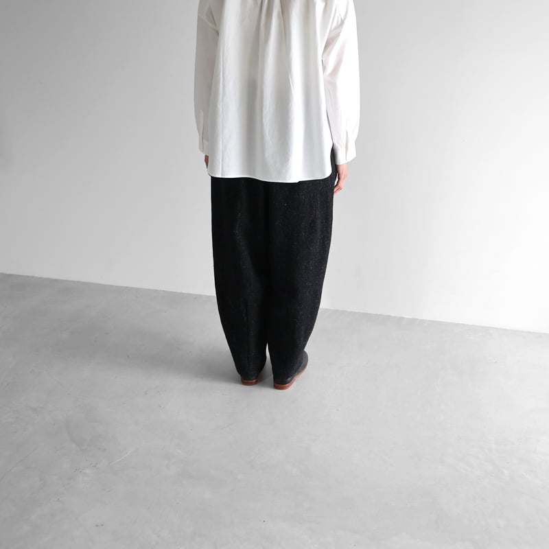 HUIS×尾州”縮絨リネンウールバルーンパンツロング（ブラック）【ユニ