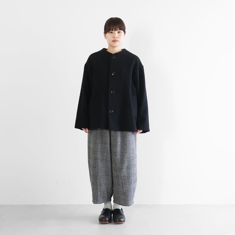 HUIS×尾州”縮絨ウールフランネルノーカラーショートコート（ブラック
