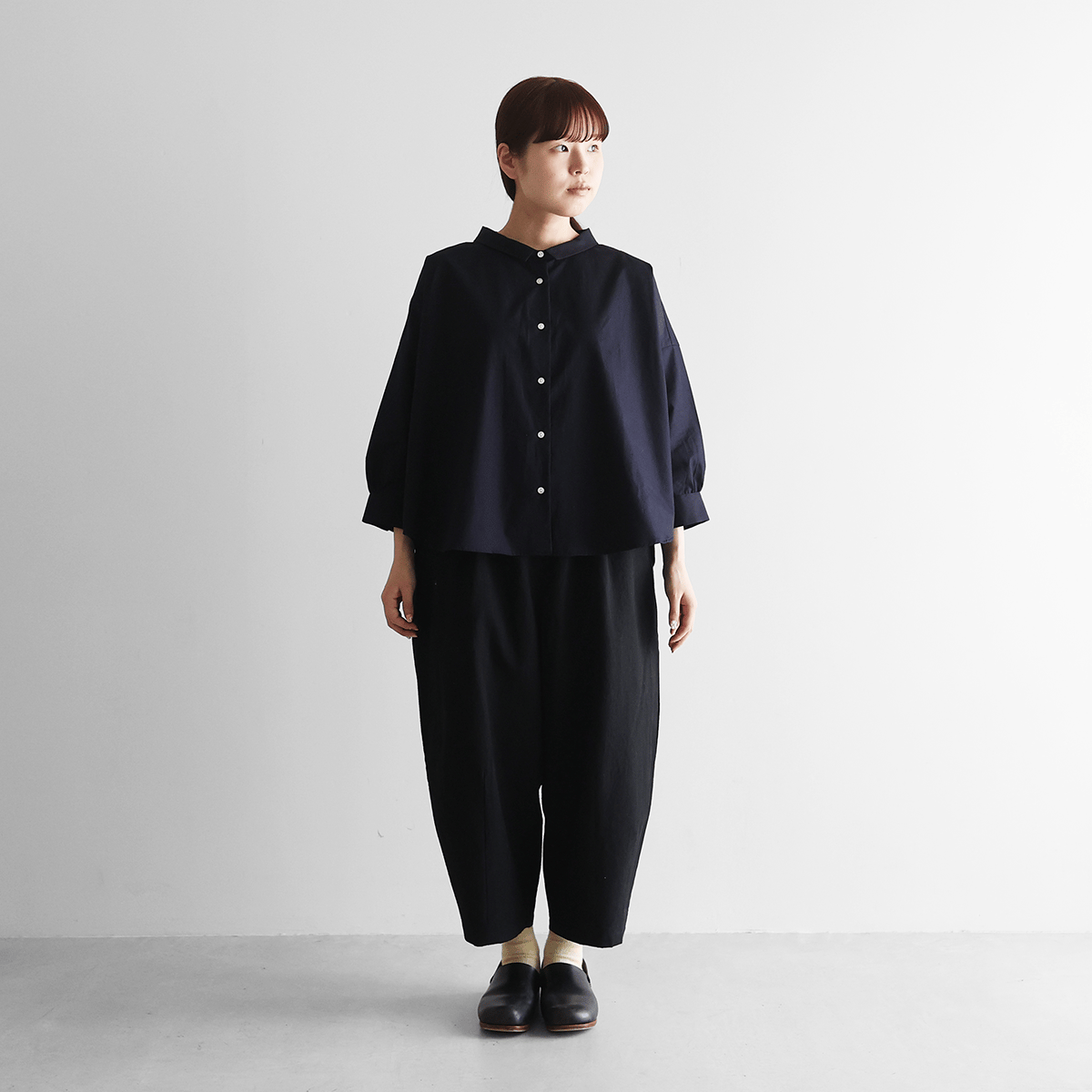8分袖ギザコットンブロードワイドブラウス（ダークネイビー