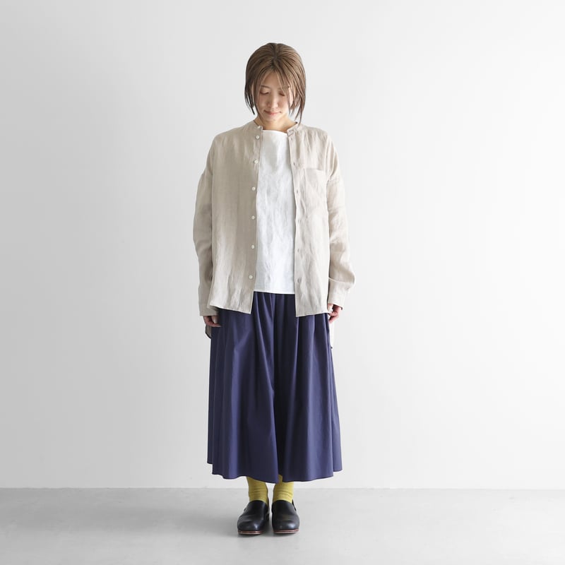 シャトルリネンバンドカラーオーバーシャツ（きなり）【ユニセックス