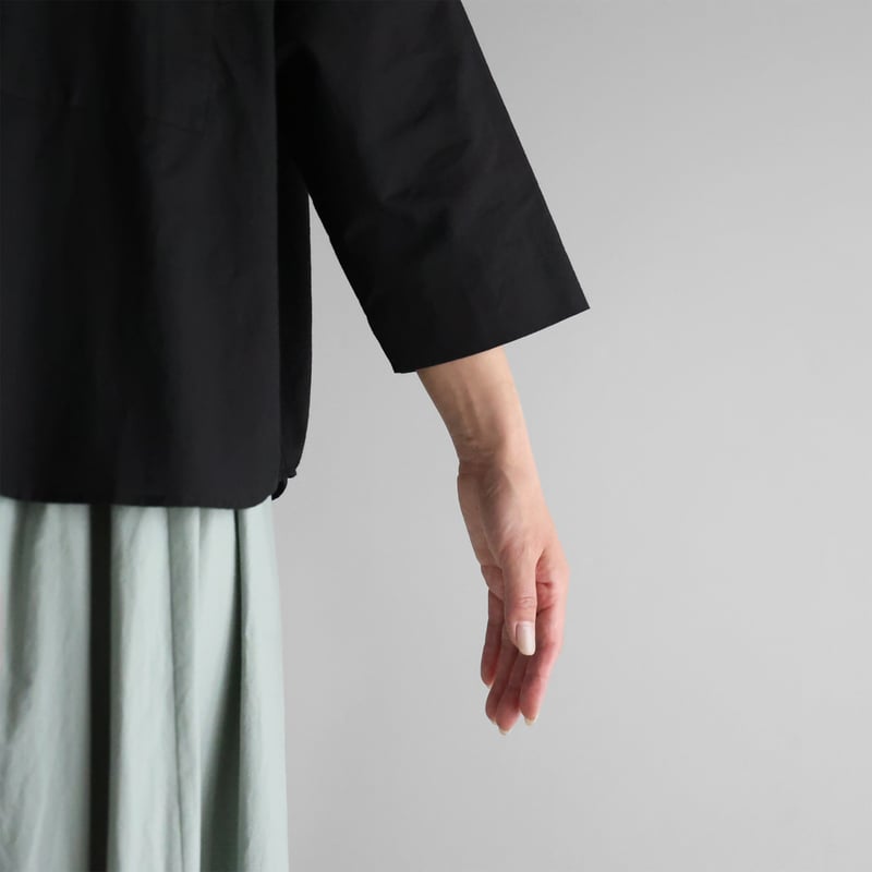 HUIS.U112 ８分袖バンドカラーブラウス 8分袖コットンリネンバンドカラーブラウス（ブラック