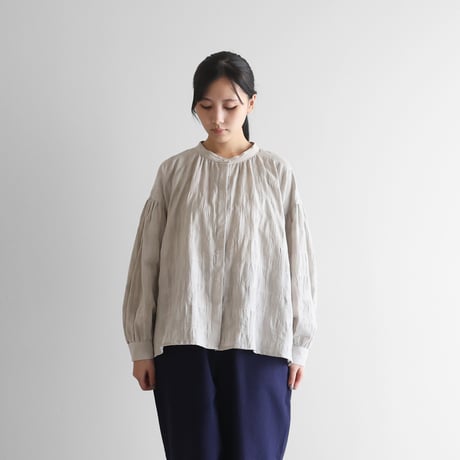 柄二重織シャトルジャガードバルーンスリーブワイドブラウス（オフグレー）【レディス】U106