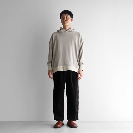［HUIS in house］SUVINスウェットフードパーカー（カーキベージュ）【ユニセックス】SW202