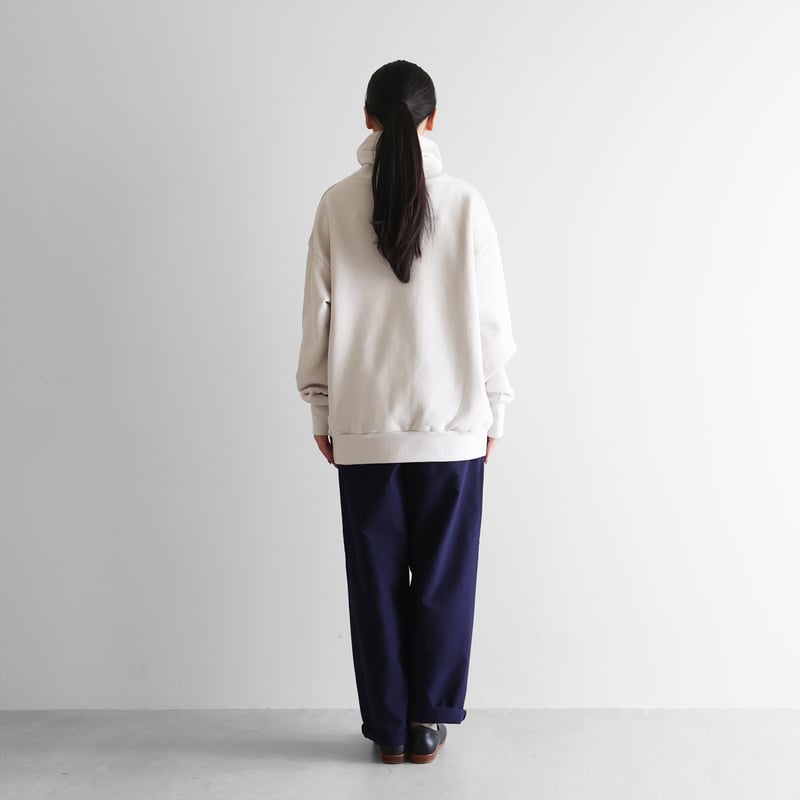 HUIS in house］SUVINスウェットタートルプルオーバー（ホワイトグレー