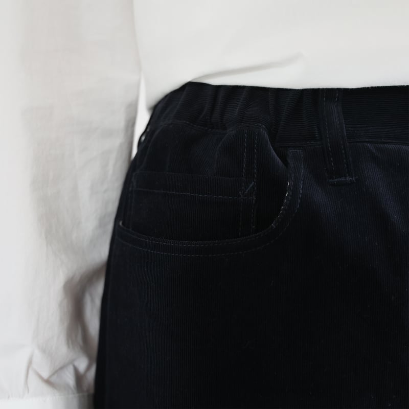 NOTHING WRITTEN コーデュロイ ストレートパンツ 黒 NOTHING WRITTEN コーデュロイ ストレートパンツ 黒 パンツ