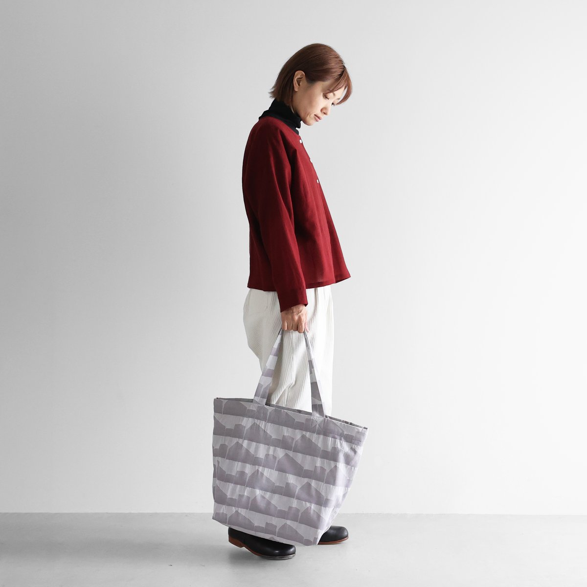 ■【新品】HUIS |先染め朱子織シャトルジャガードトートバッグ（ライトグレー） 先染め朱子織シャトルジャガードトートバッグ（ライトグレー