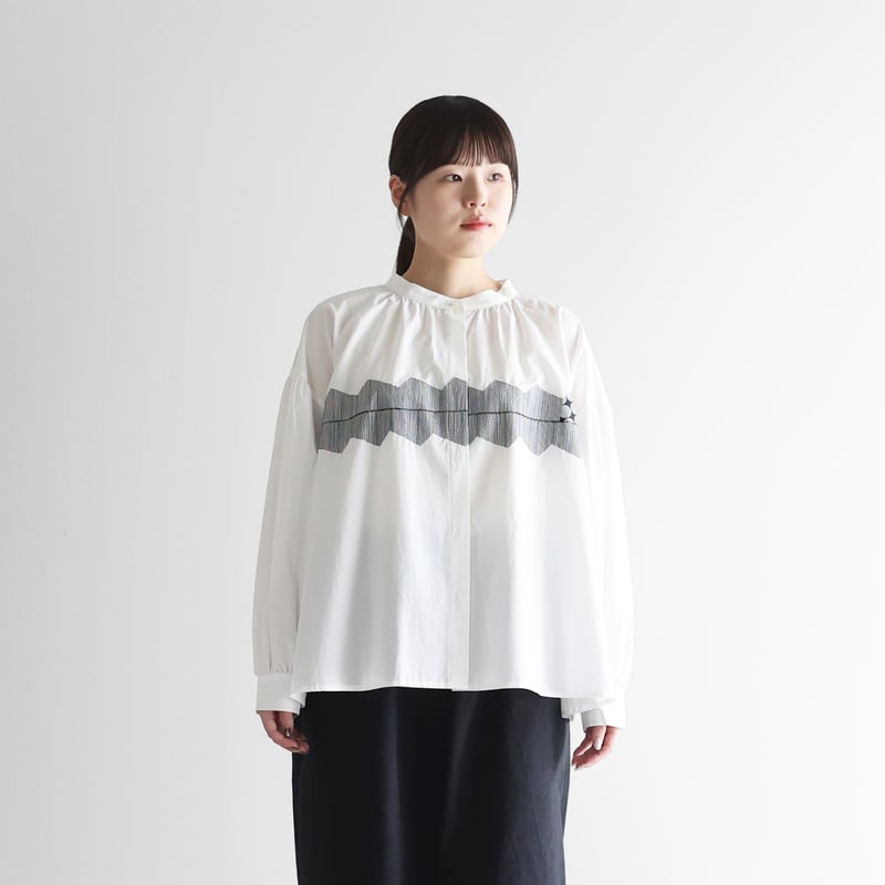 HUIS バルーンスリーブワイドブラウス オーガニックコットン刺繍バルーンスリーブワイドブラウス（白