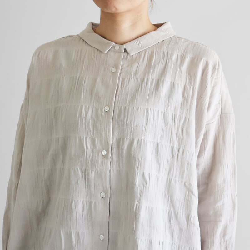 柄二重織シャトルジャガードワイドブラウス（オフグレー）【レディス