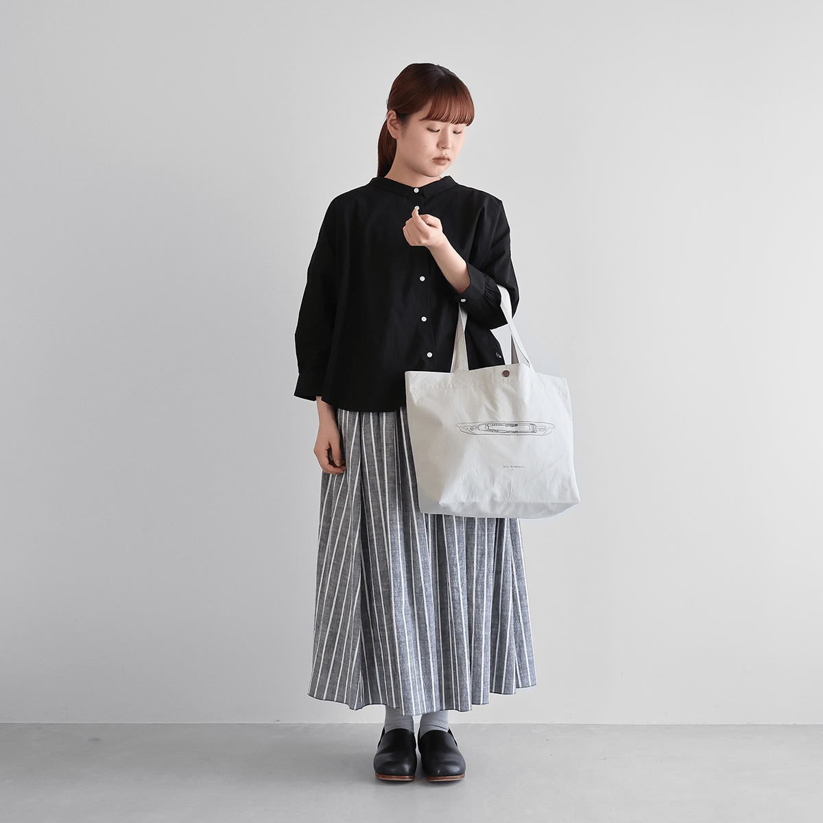 山口一郎×HUIS”限定トートバッグ【shuttle シャトル】（ミストグレー