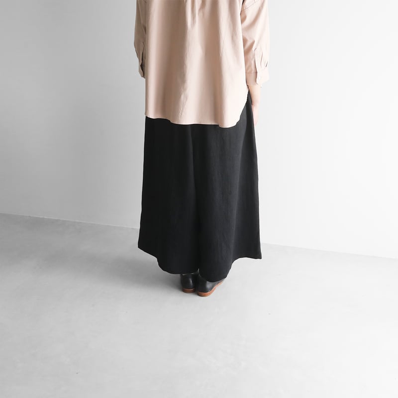 HUIS 遠州織物シャトルリネンスカートパンツ（ブラック）505