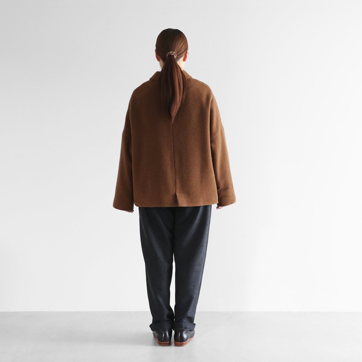 HUIS×尾州”縮絨ウールフランネルワイドショートコート（ブラウン