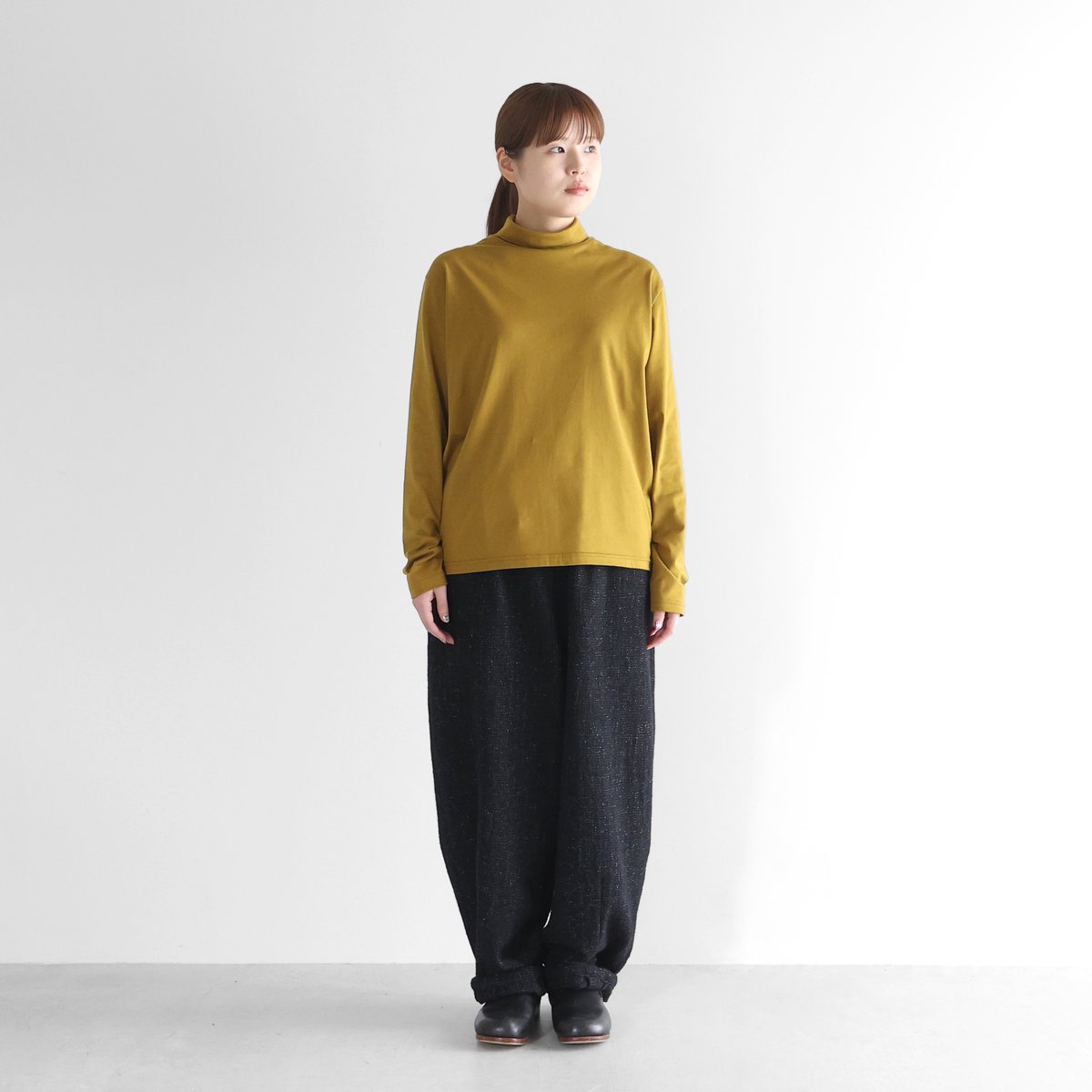 値下げ　新品HUIS 506L HUIS×尾州”縮絨リネンウールバルーンパンツロング（ブラック）【ユニ