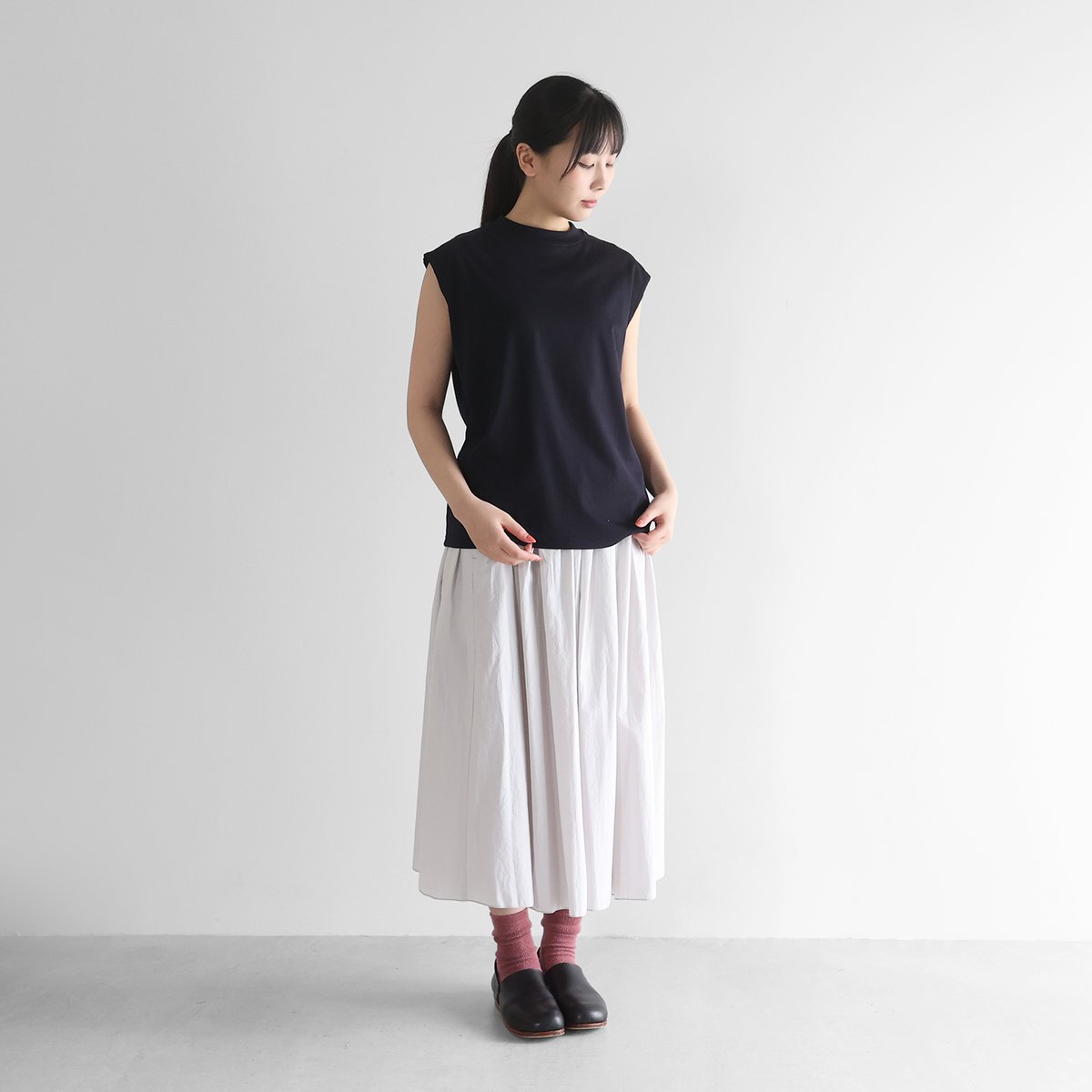 HUIS in house］SUVIN COTTONリブネックノースリーブカットソー（ダーク
