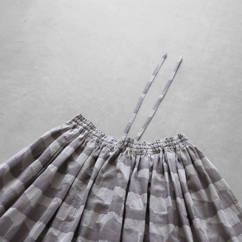 専用JQ12★鑑別カード発行 最長発送納期9/18-9/20 先染め朱子織シャトルジャガードロングスカート（ライトグレー