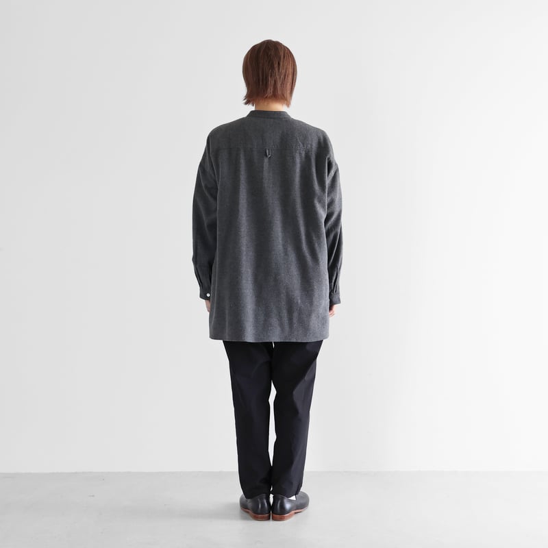 ヤクウール綾ネルバンドカラーオーバーシャツ（ダークグレー）【ユニ