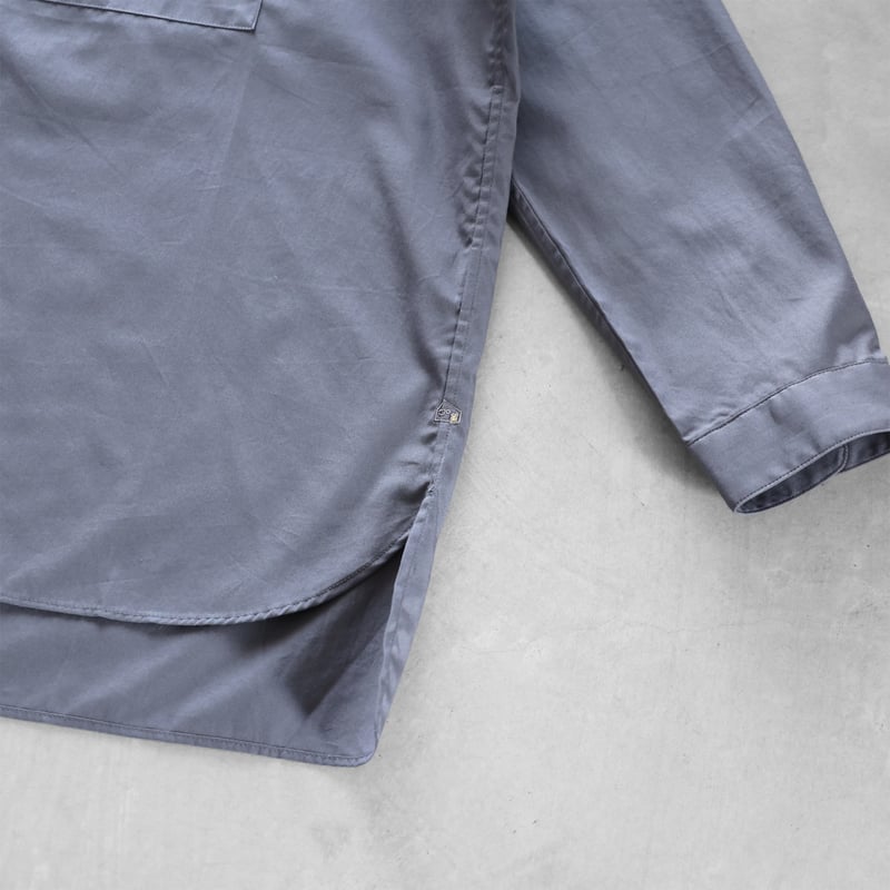 ギザコットンブロードバンドカラーオーバーシャツ（スチールグレー