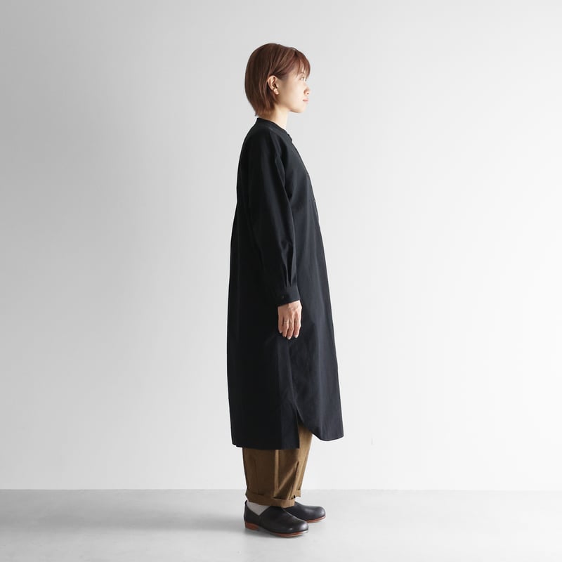 ギザコットンヘンプバンドカラーシャツロングワンピース（ブラック